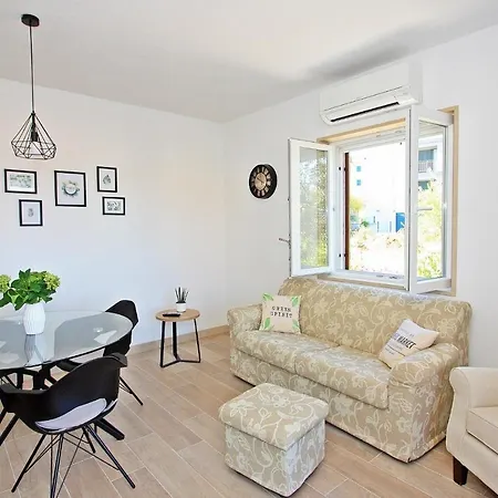 Mika - 150m From The Sea Apartment Postira
