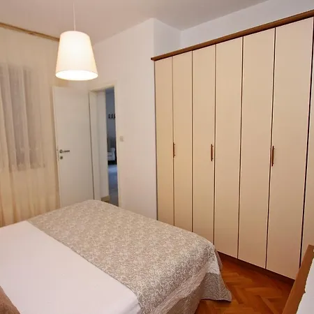 Apartment Mika - 150m From The Sea *